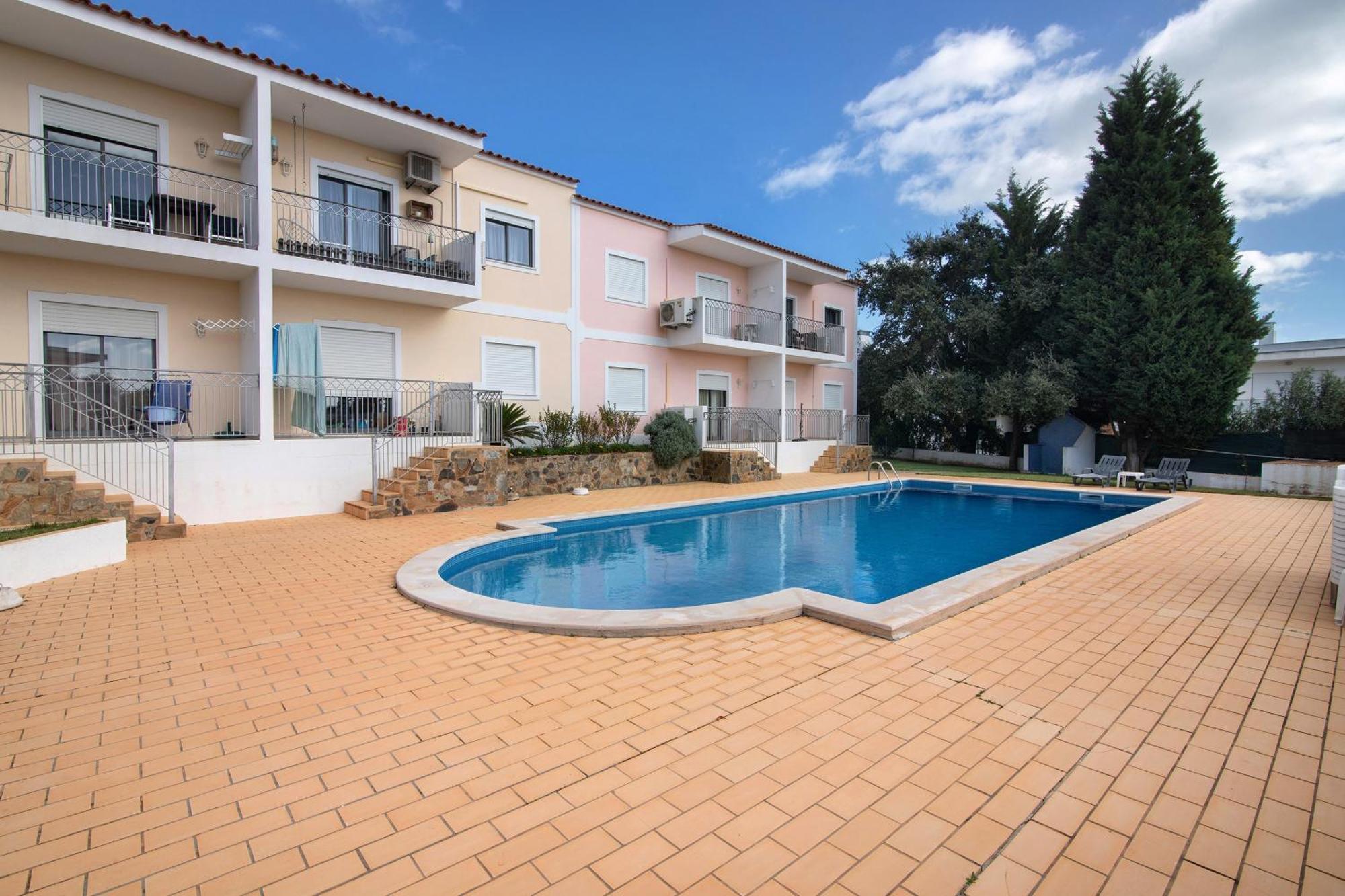 T1 Vista Alegre Apartment