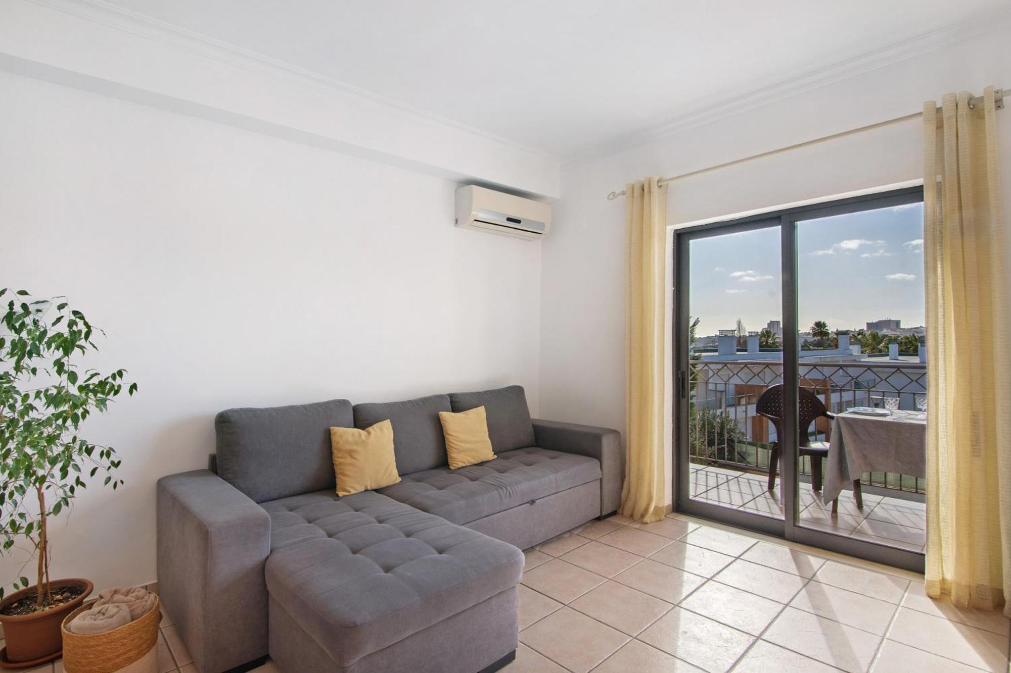 T1 Vista Alegre Apartment *
